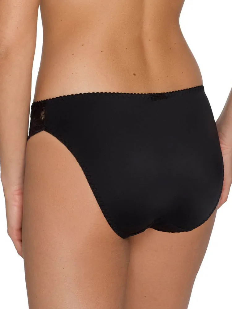 Madison Rio Brief