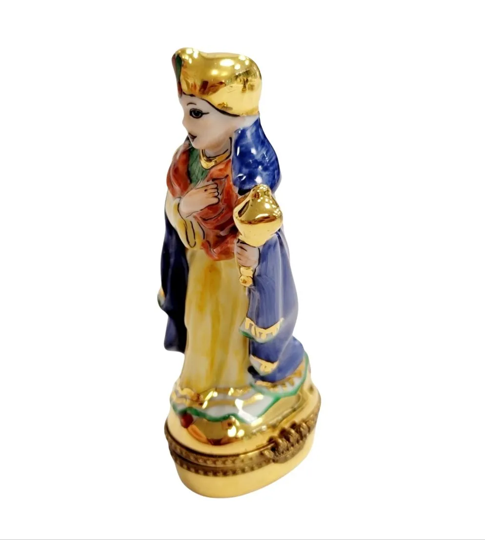 Wiseman 1 Nativity Gold Bottom